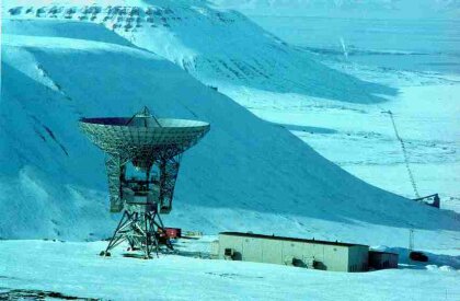 32-metrov� parabola EISCAT radaru na �picbergoch